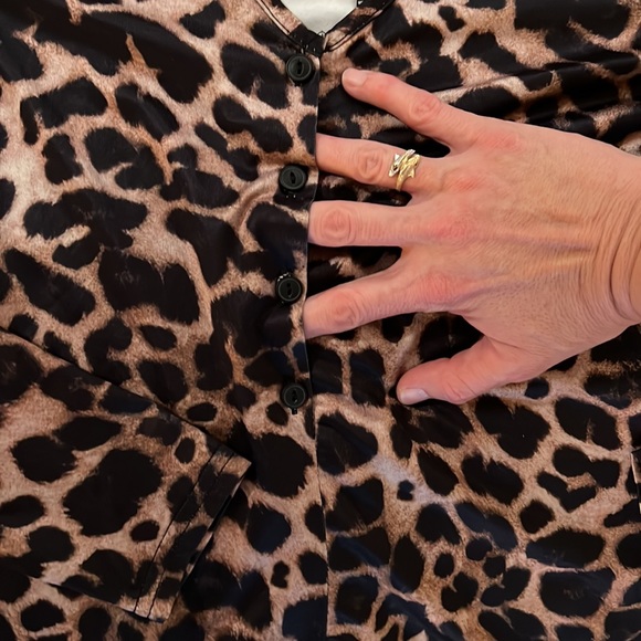 Long sleeve onesie with booty shorts - Picture 2 of 7